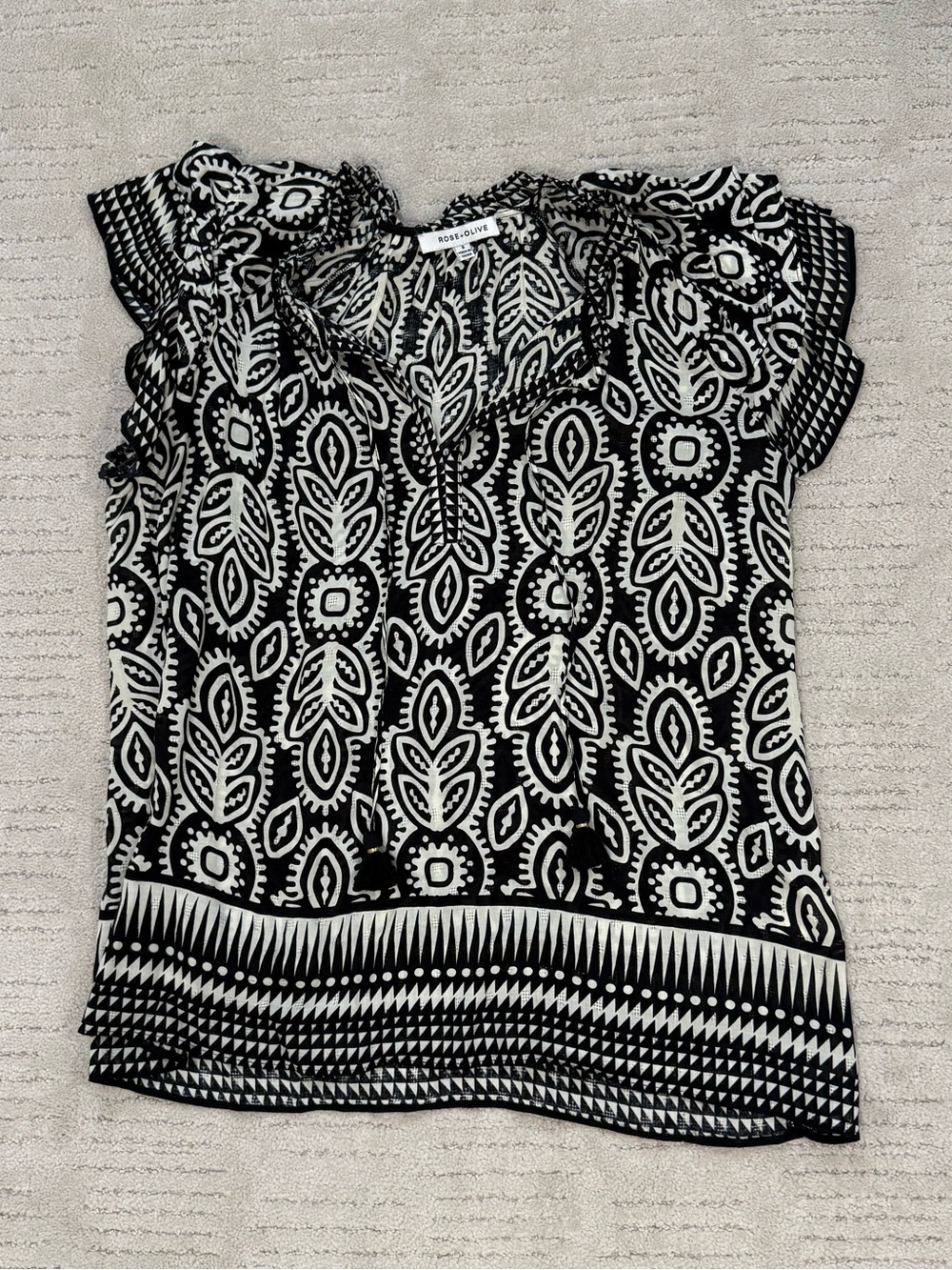 Rose & Olive Black and White Printed Flutter Sleeve Blouse